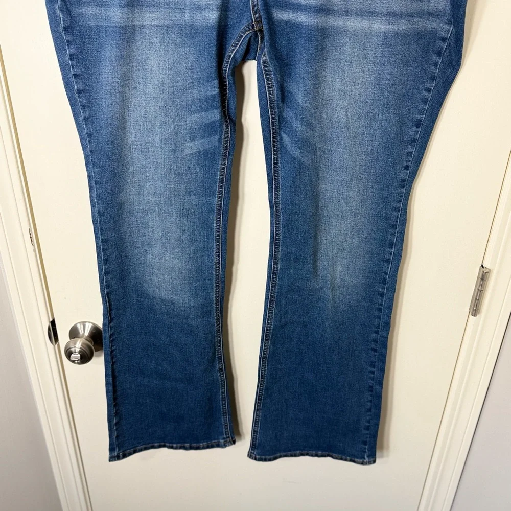 NWT Flamingals Women’s Medium Wash Bootcut Jeans Plus Size‎ 3X